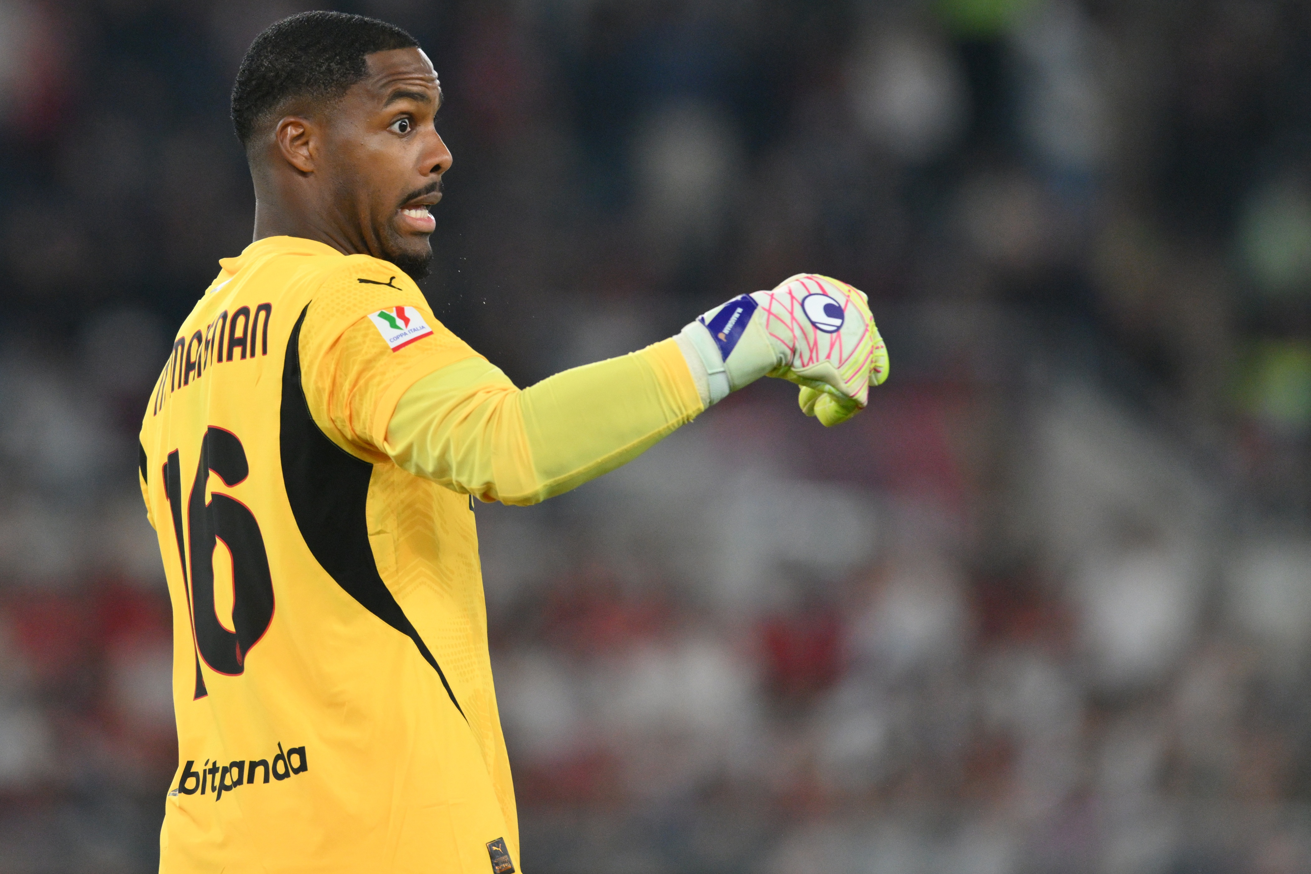 开云体育APP下载-跟队记者：迈尼昂同意与AC米兰续约，将和莱奥并列队内最高薪