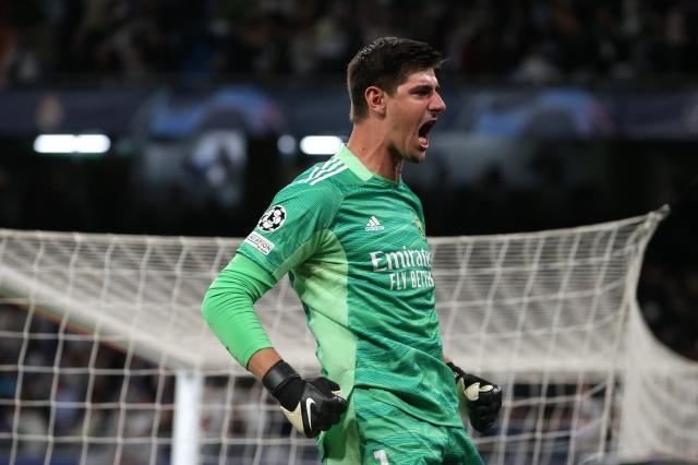 脚底蹭指尖托！库尔图瓦极限神扑成就皇马神奇逆转