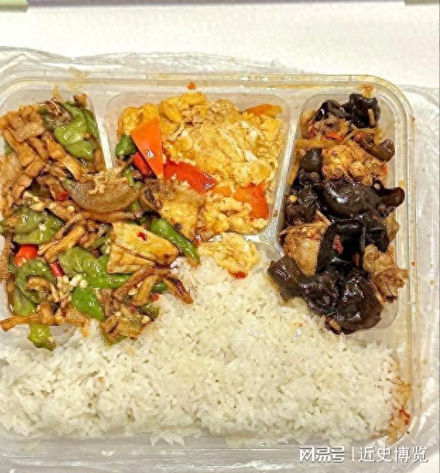 开云官网-北京下了死命令，2027年底前，所有中小学必须告别“校外配餐”