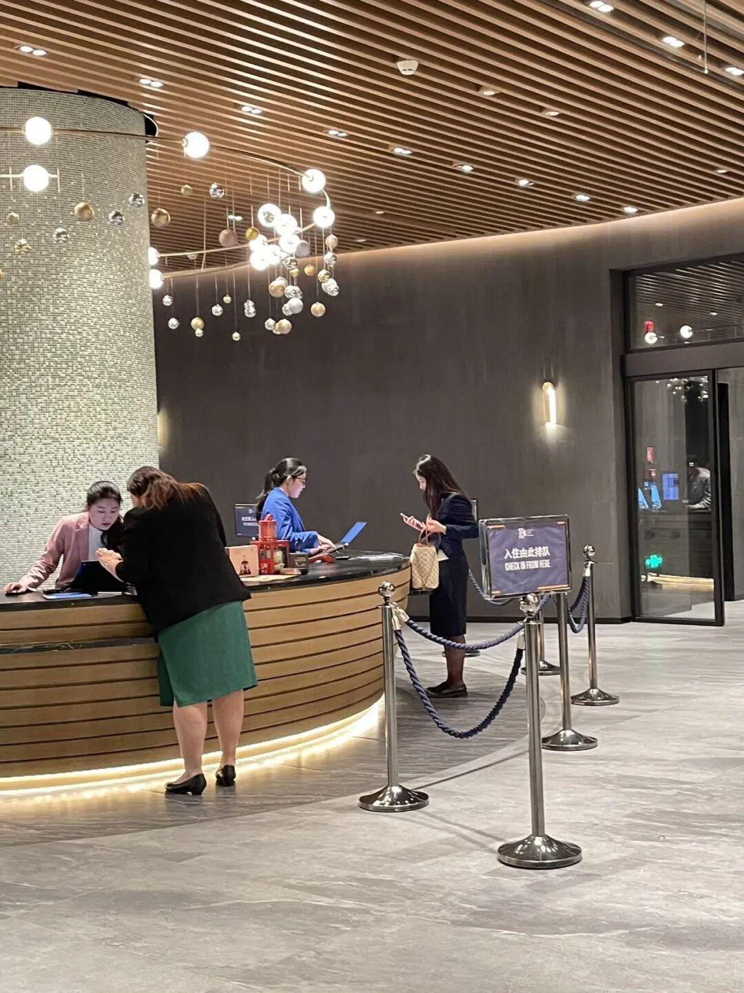 开云体育官网-五星级酒店带人不登记可以吗？网友：又是上网涨见识的一天！